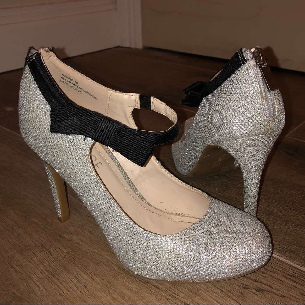 Sparkly pumps